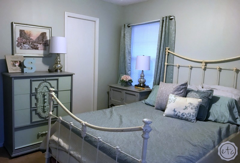 How to Accessorize your Nightstand